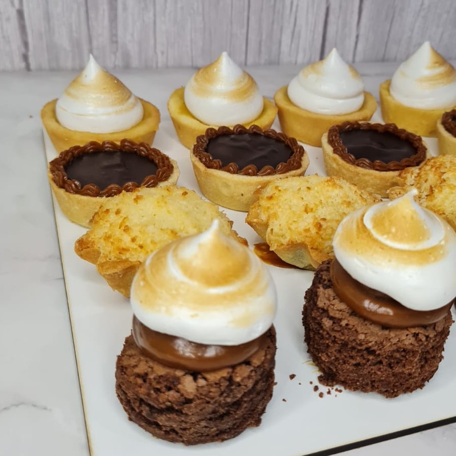 Petits Fours 12 UN